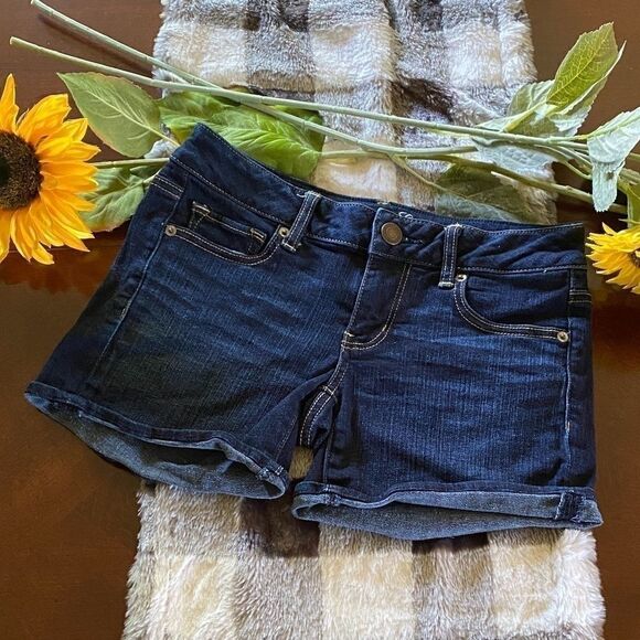 American Eagle Outfitters Pants - American Eagle Rolled Hem Jean Shorts